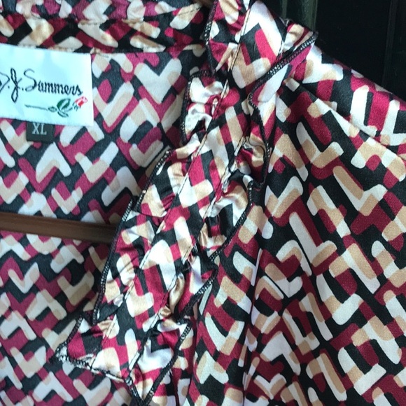 D J Summers is the brand on this pretty blouse - Picture 6 of 7